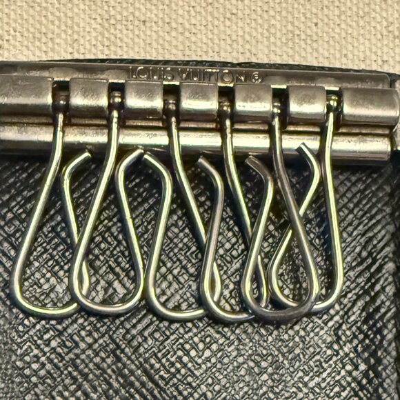 Louis Vuitton Damier Graphite 6 Key Holder - Picture 9 of 11